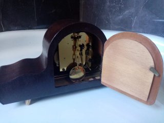 Reloj de sobremesa vintage madera