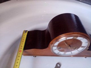 Reloj de sobremesa vintage madera