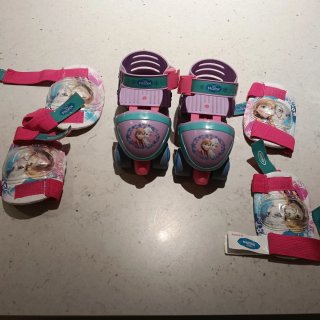 Patines Frozen Niña Talla Ajustable,y coderas rodi