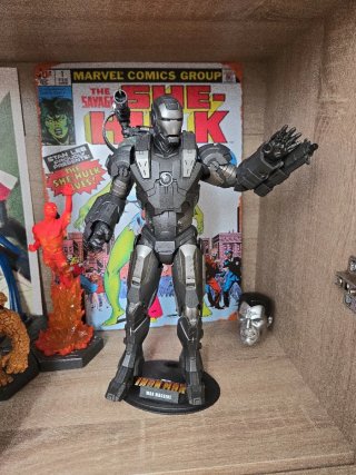 Hot Toys War Machine Figura de Acción