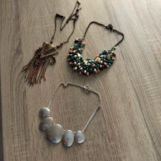 Lote 3 collares mujer plata y multicolor 5€ unidad