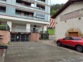 Ofrezco TRASTERO en alquiler