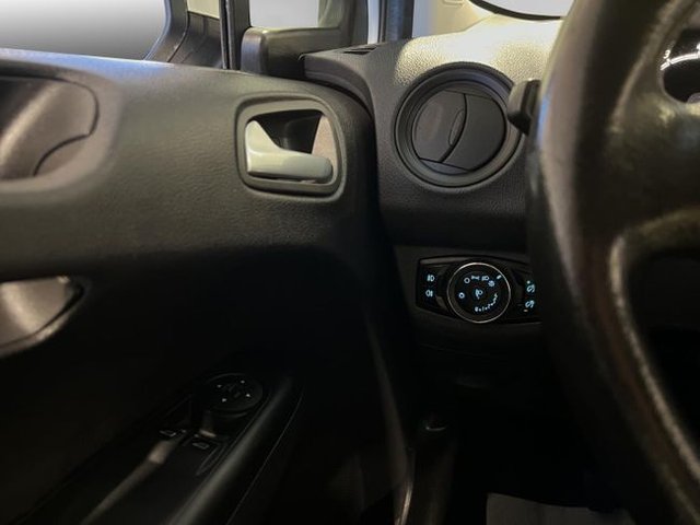 Ford Tourneo Courier 1.0 EcoBoost 100cv Trend (2015)