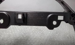 Moldura central del 9673830077 peugeot 2008 163452