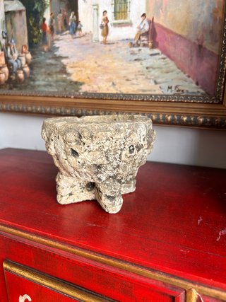 Cenicero antiguo de piedra