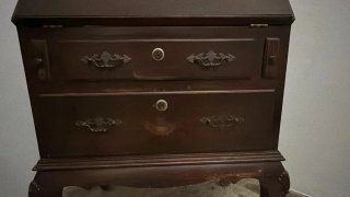 Escritorio antiguo madera y cuero