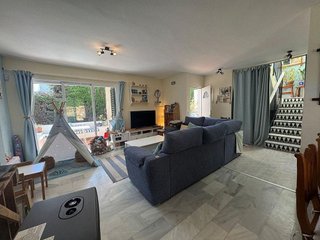 Casa adosada en venta en Centro Urbano en Estepona