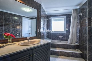 Casa adosada en venta en Centro Urbano en Estepona