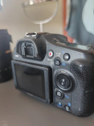Sony A68 + 2 objetivos