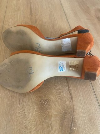 Zapatos de tacón Gloria Ortiz naranja