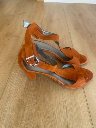 Zapatos de tacón Gloria Ortiz naranja