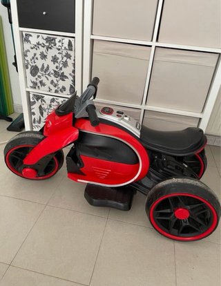 Moto Eléctrica Infantil Roja con Luces LED