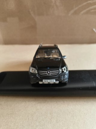Mercedes ML 500 escala 1/43