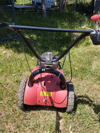 Desbrozadora Ruedas Honda UM526