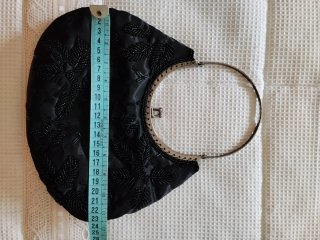 Bolso de fiesta negro con pedrería
