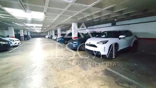 Garaje en venta en La Plana en Esplugues de Llobregat