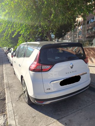 Renault Grand Scenic 2019 con 63.000 km