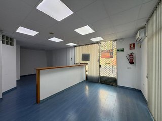 Local comercial en alquiler en Barri Antic - Centre en Viladecans