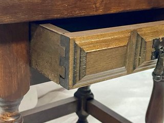 Mesita Castellana de Madera