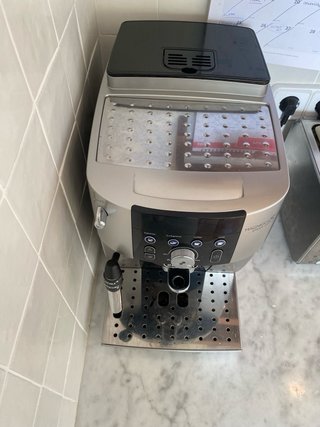 Cafetera DeLonghi Magnifica Smart