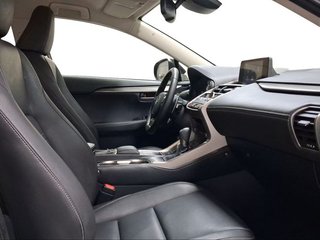Lexus NX 2.5 300h Premium 2WD