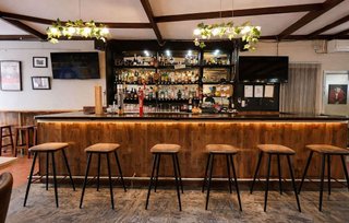 Local comercial en venta en Zona Puerto Deportivo en Fuengirola
