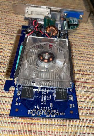 Tarjeta Gráfica ASUS EN7300GS 256MB