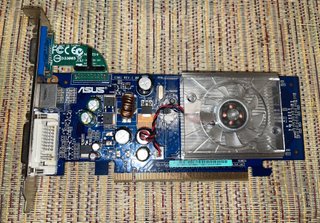 Tarjeta Gráfica ASUS EN7300GS 256MB