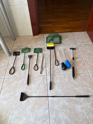 Kit di pulizia per acquari con vari accessori