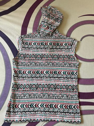 Camiseta estampada con capucha Inside mujer