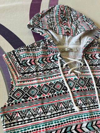 Camiseta estampada con capucha Inside mujer