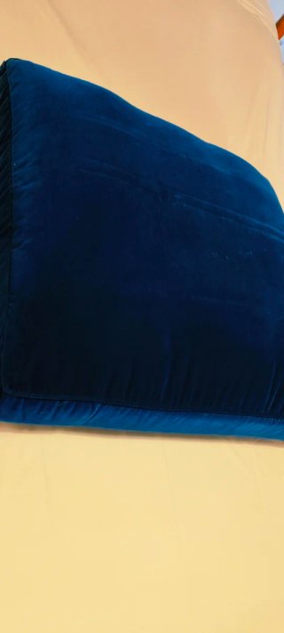 Puff grande de terciopelo azul