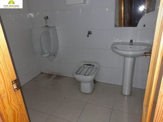 Local comercial en alquiler en Santa Cruz - Industria - Polígono Campollano en Albacete