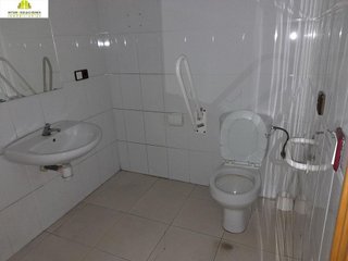 Local comercial en alquiler en Santa Cruz - Industria - Polígono Campollano en Albacete