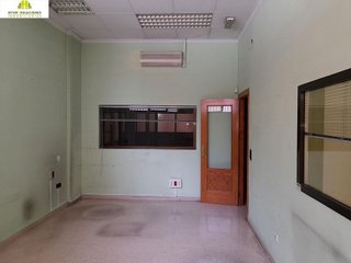 Local comercial en alquiler en Santa Cruz - Industria - Polígono Campollano en Albacete