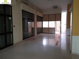 Local comercial en alquiler en Santa Cruz - Industria - Polígono Campollano en Albacete