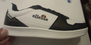 Zapatillas Ellesse sin estrenar, confusión talla