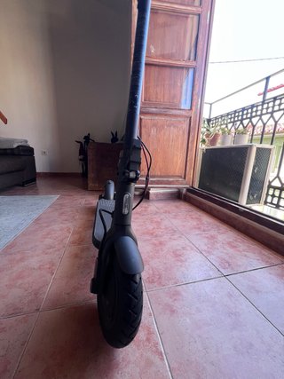 Xiaomi Scooter 4 con cargador- Como Nuevo