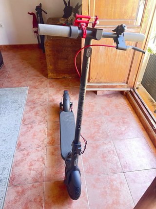 Xiaomi Scooter 4 con cargador- Como Nuevo