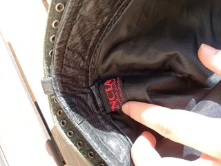 Pantalón de cuero negro