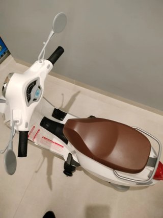 Moto Vespa Eléctrica Juguete