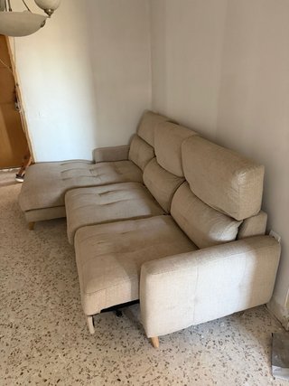 Sofá chaise longue beige tela.