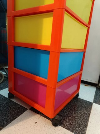Cajonera de plástico multiusos con ruedas