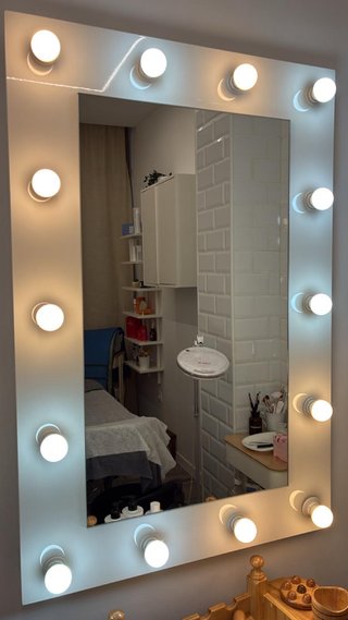 Espejo de Maquillaje con Luces LED