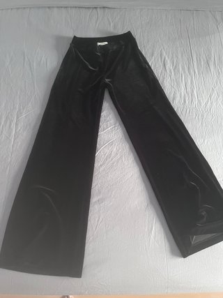 Pantalón negro terciopelo acampanado