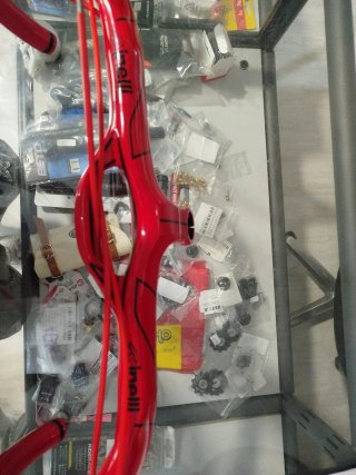 Manillar carbono integral rojo