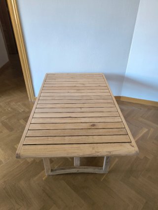 Mesa de madera exterior