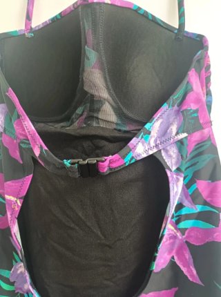 Bañador mujer negro y floral