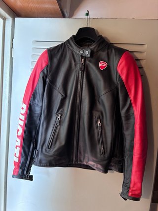 Chaqueta de moto Ducati Negra y Roja
