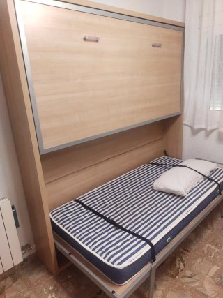 2 Camas Abatibles, armario 7 cajones 4 estanterías